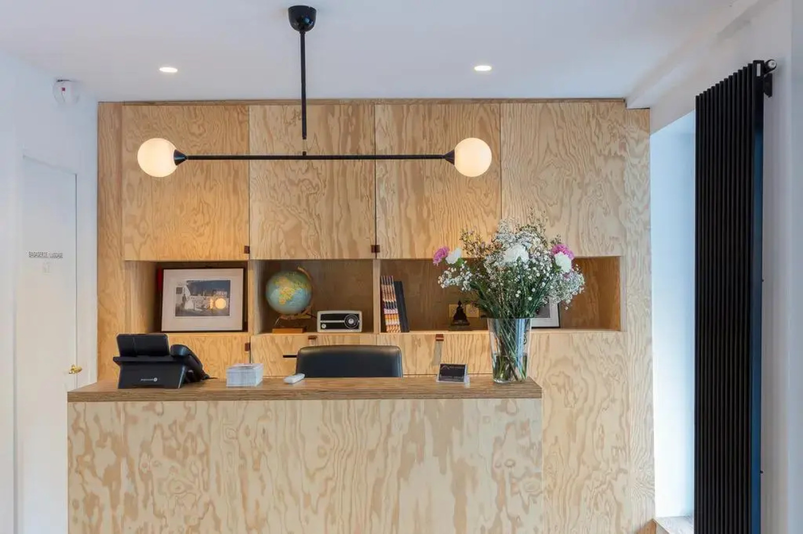 Отель Montholon Paris