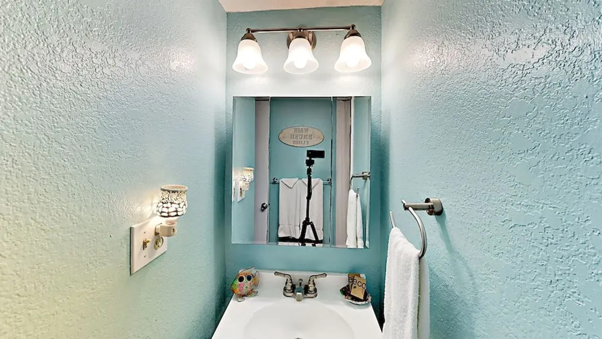 121E Venus Lane Condo - 1 Br condo by RedAwning