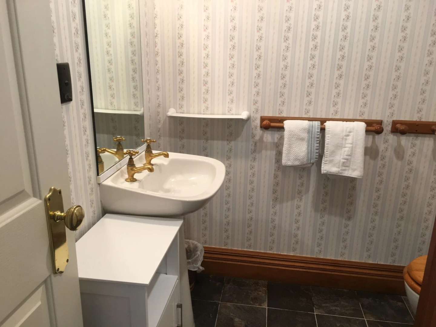 Settlers Cottage Motel