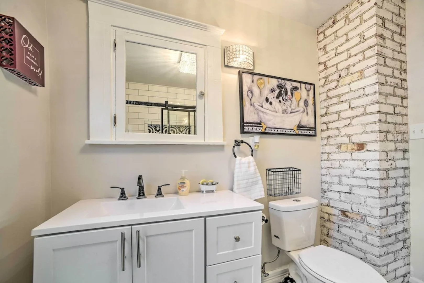 Family-friendly Glens Falls Home w/ Sun Porch