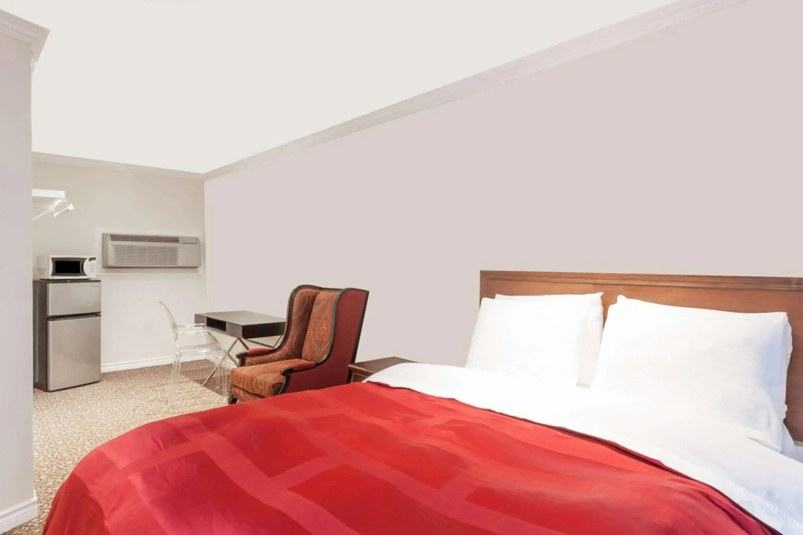 Knights Inn - Kingston ON