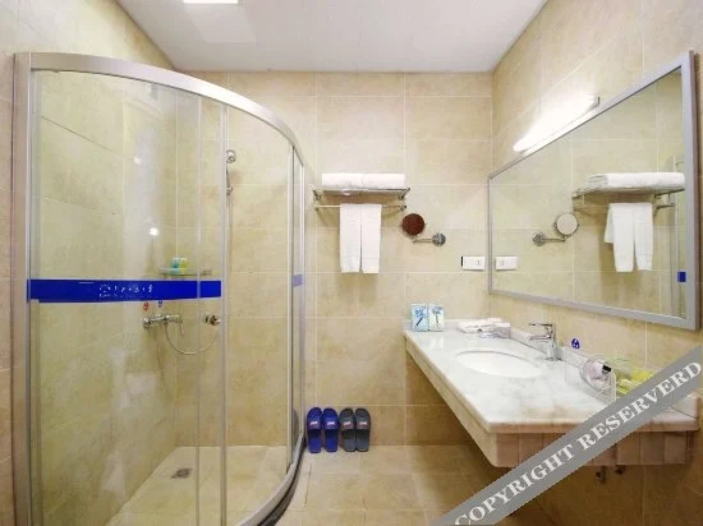 Chengzhong Blue Sky Hotel