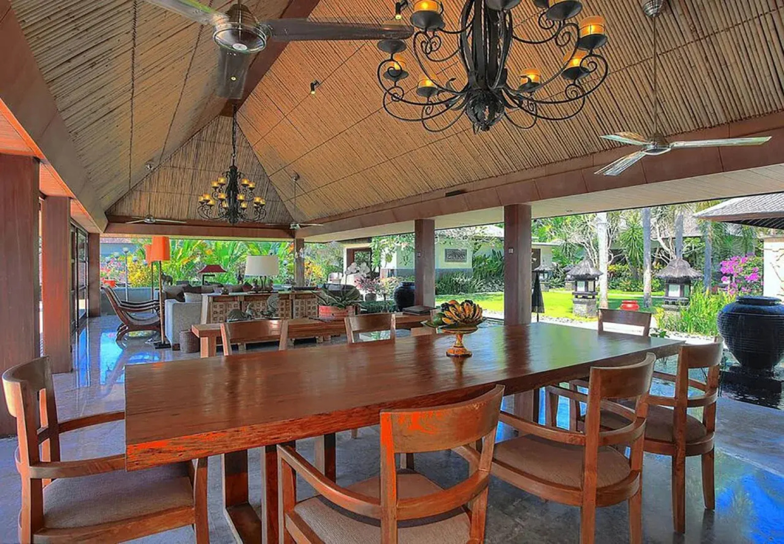 Villa Indah Manis - Bulan Madu