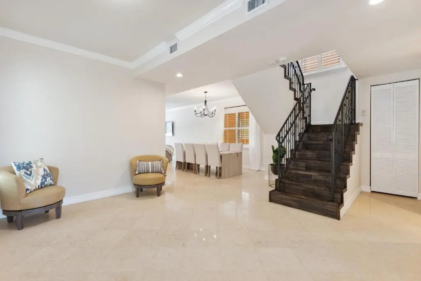 Luxury Spanish Villa 4 Bedroom 4 Bathroom Pool Sunny Isles