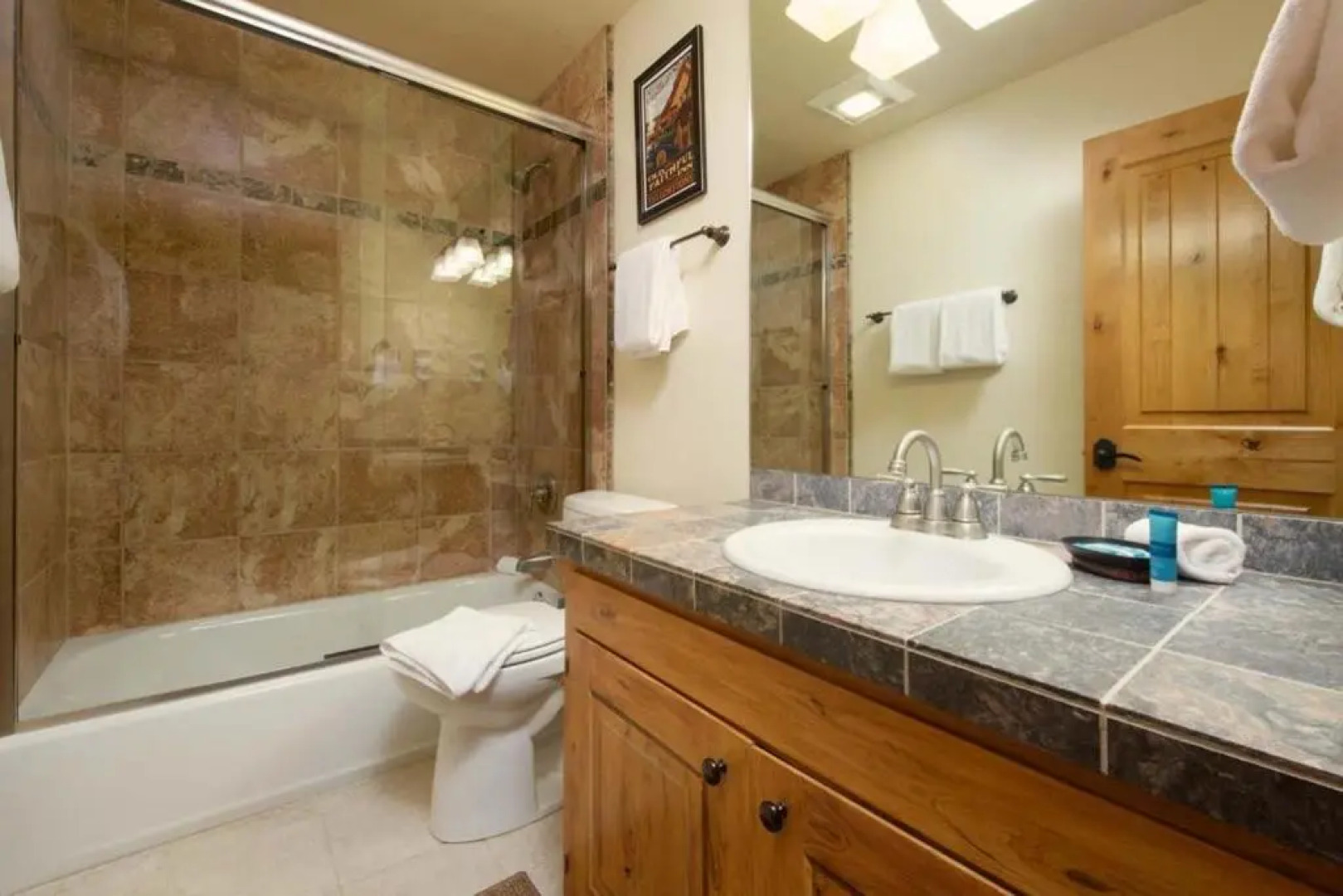 JHRL - Snow Ridge #5 - Slopeside Mountain Lodge Decor, close walk to the base