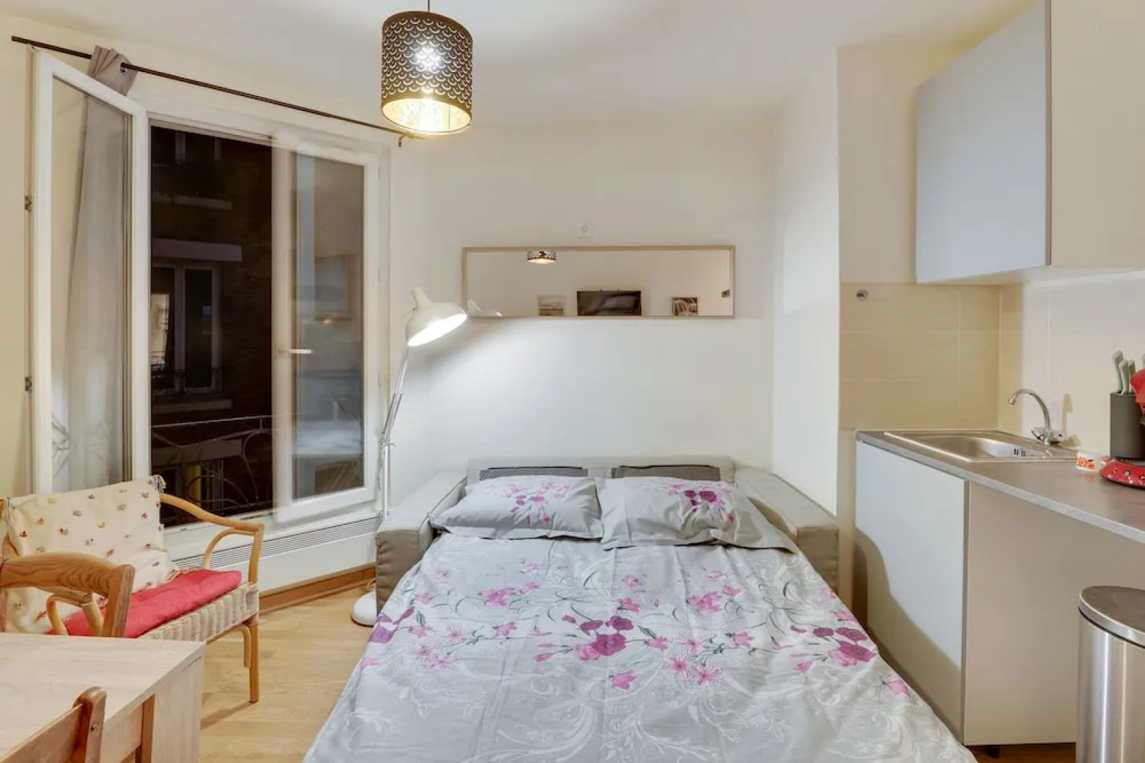 T2 4 People Near Paris Vincennes