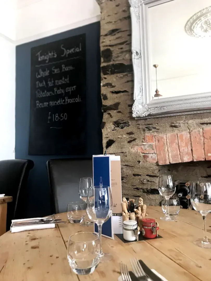 Seabreeze Restaurant With Rooms