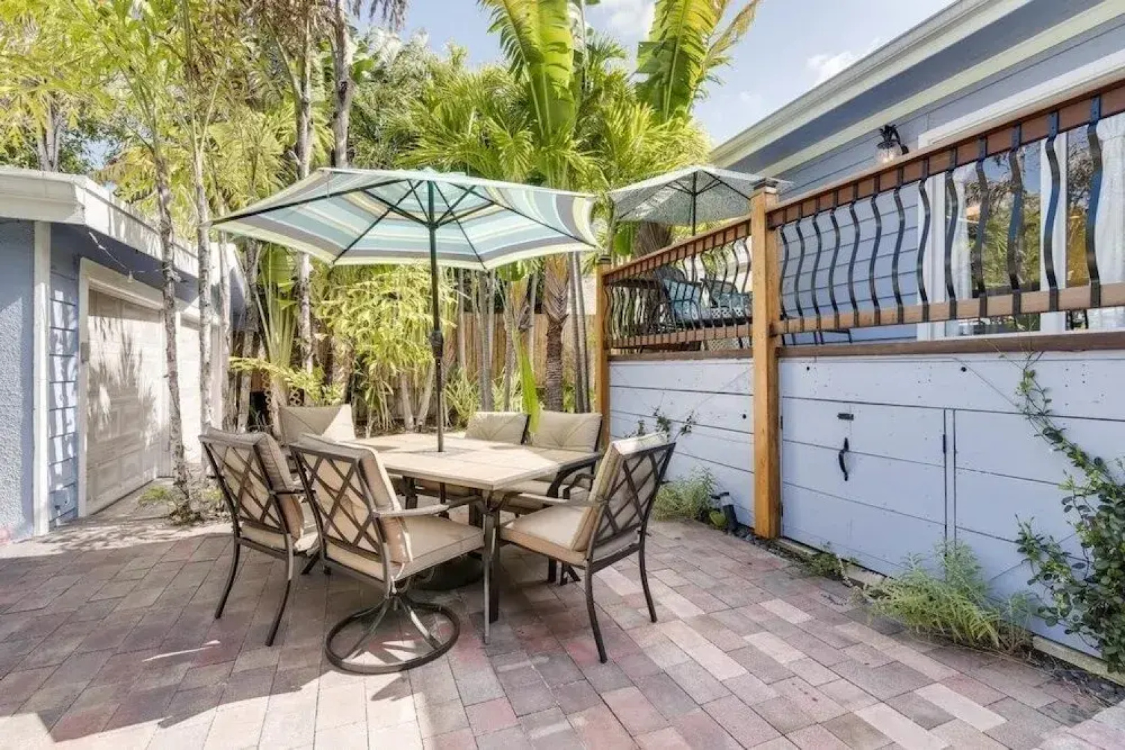 West Palm Beauty With Private Pool 4 Bedroom Home by RedAwning