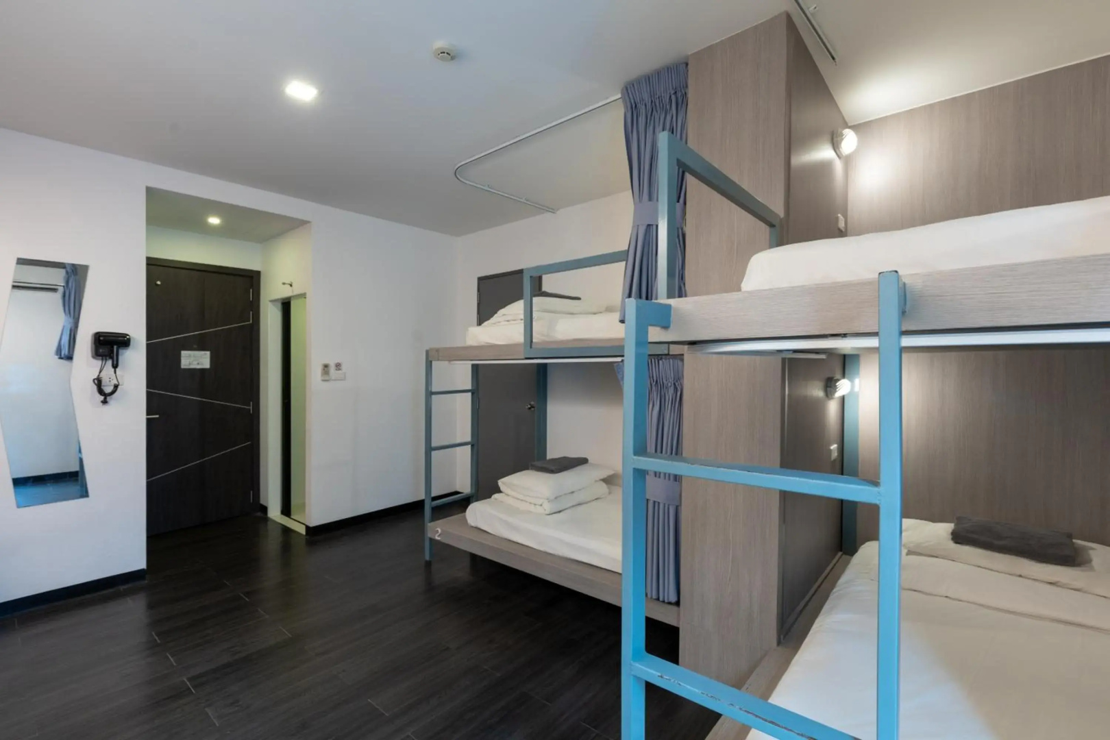 Wake Up Aonang Hotel