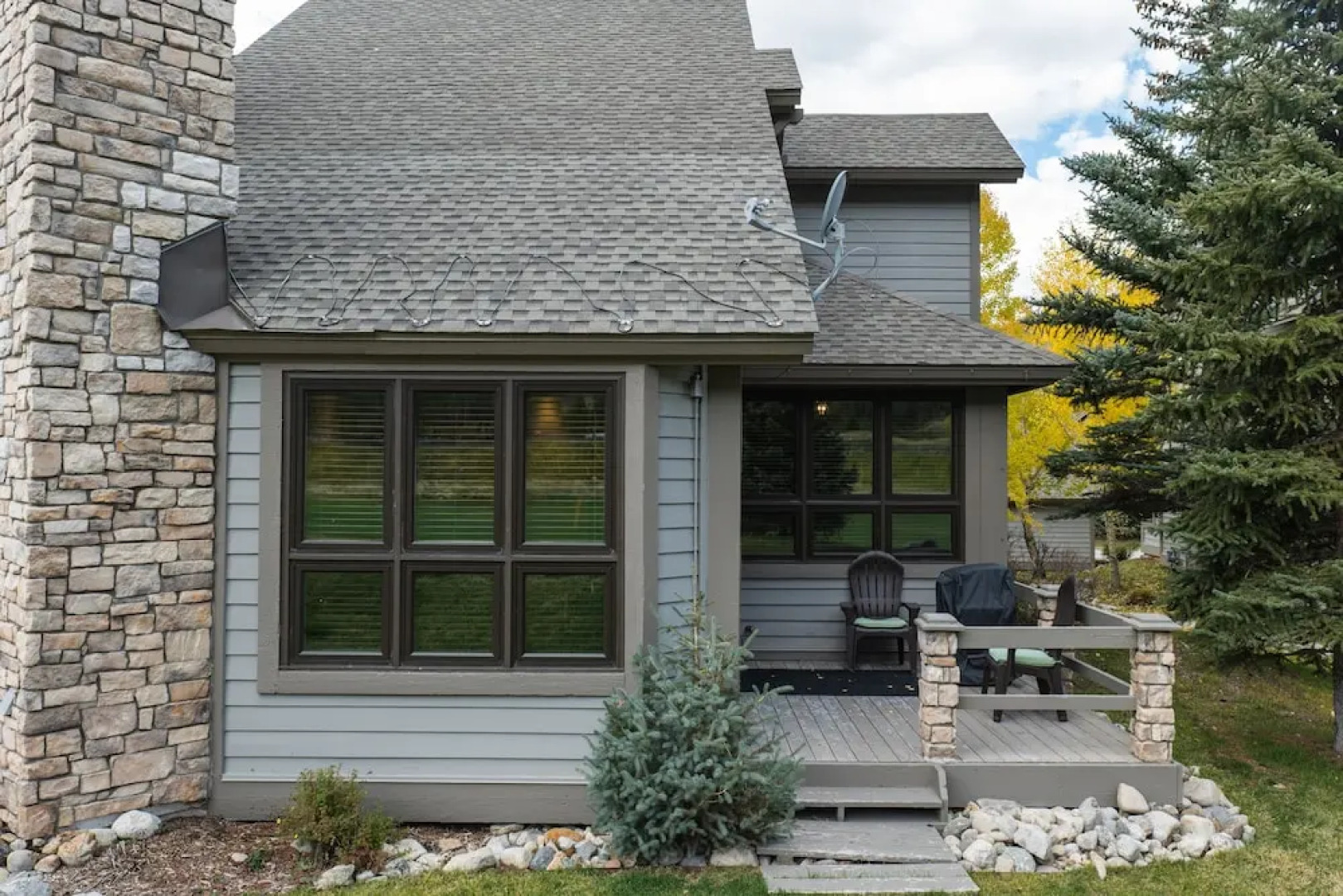 Private Home With A Beautiful Mountain Vista - Woods24 by RedAwning