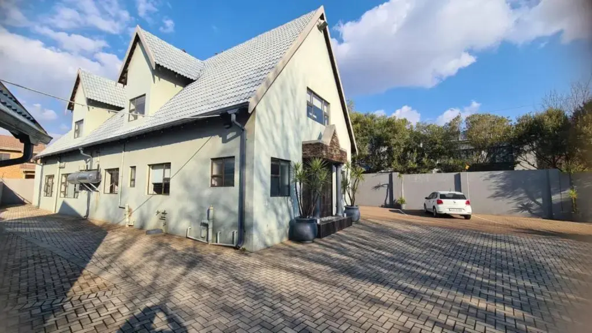 Tudor Manor Guesthouse