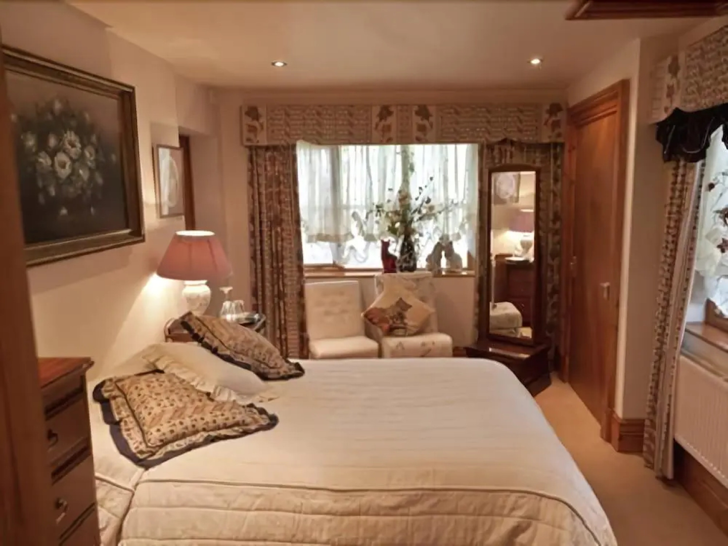 Little Red Rooster Rest and Spa