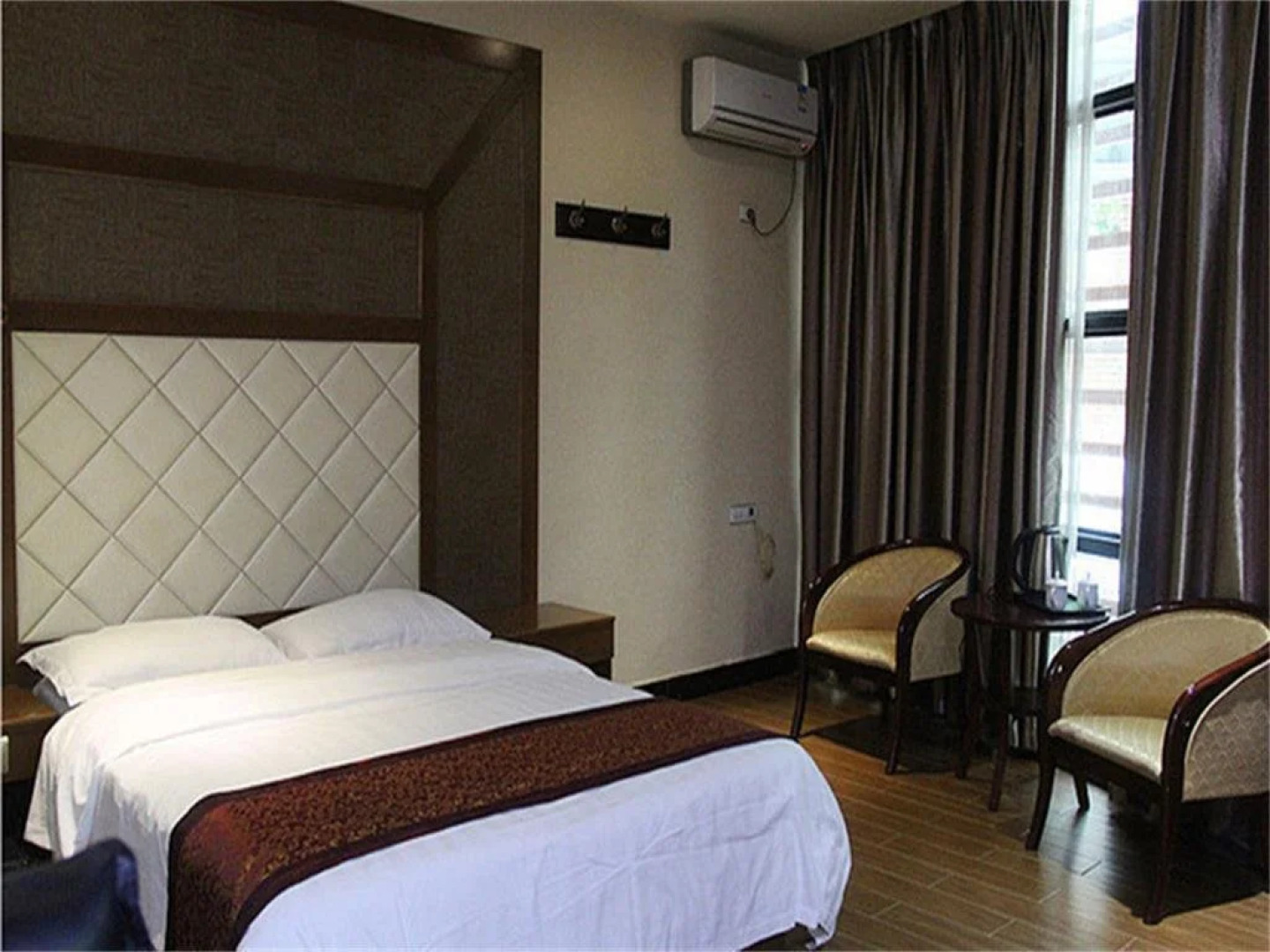 Yujing Business Hotel