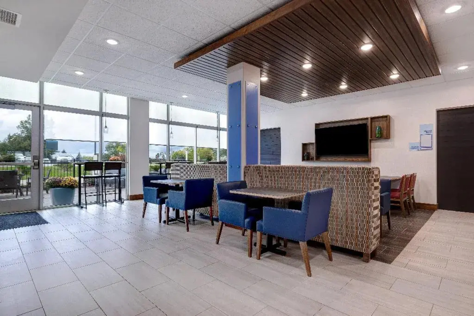 Holiday Inn Express & Suites Ann Arbor - University South by IHG