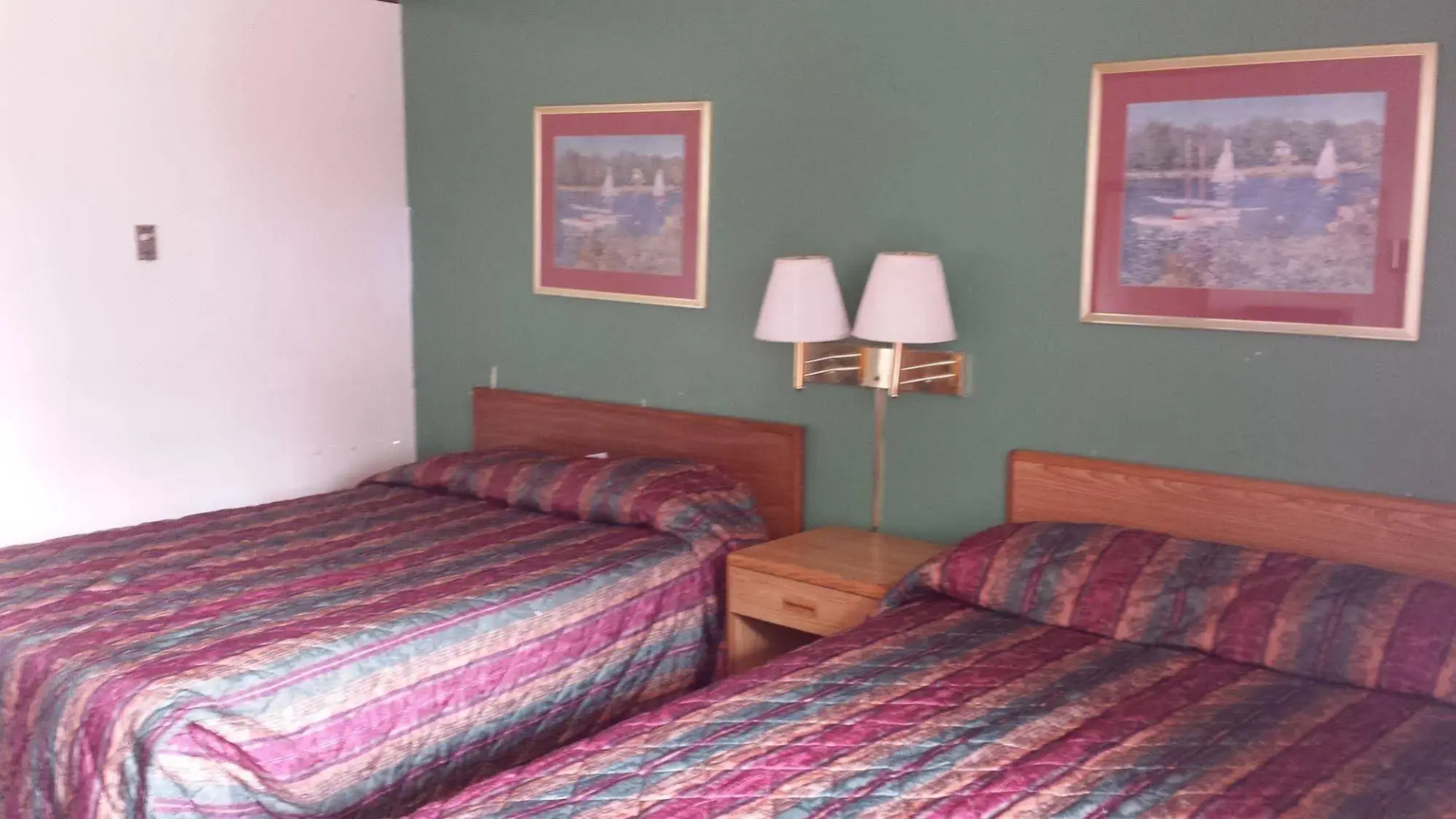 Norton Shores Inn