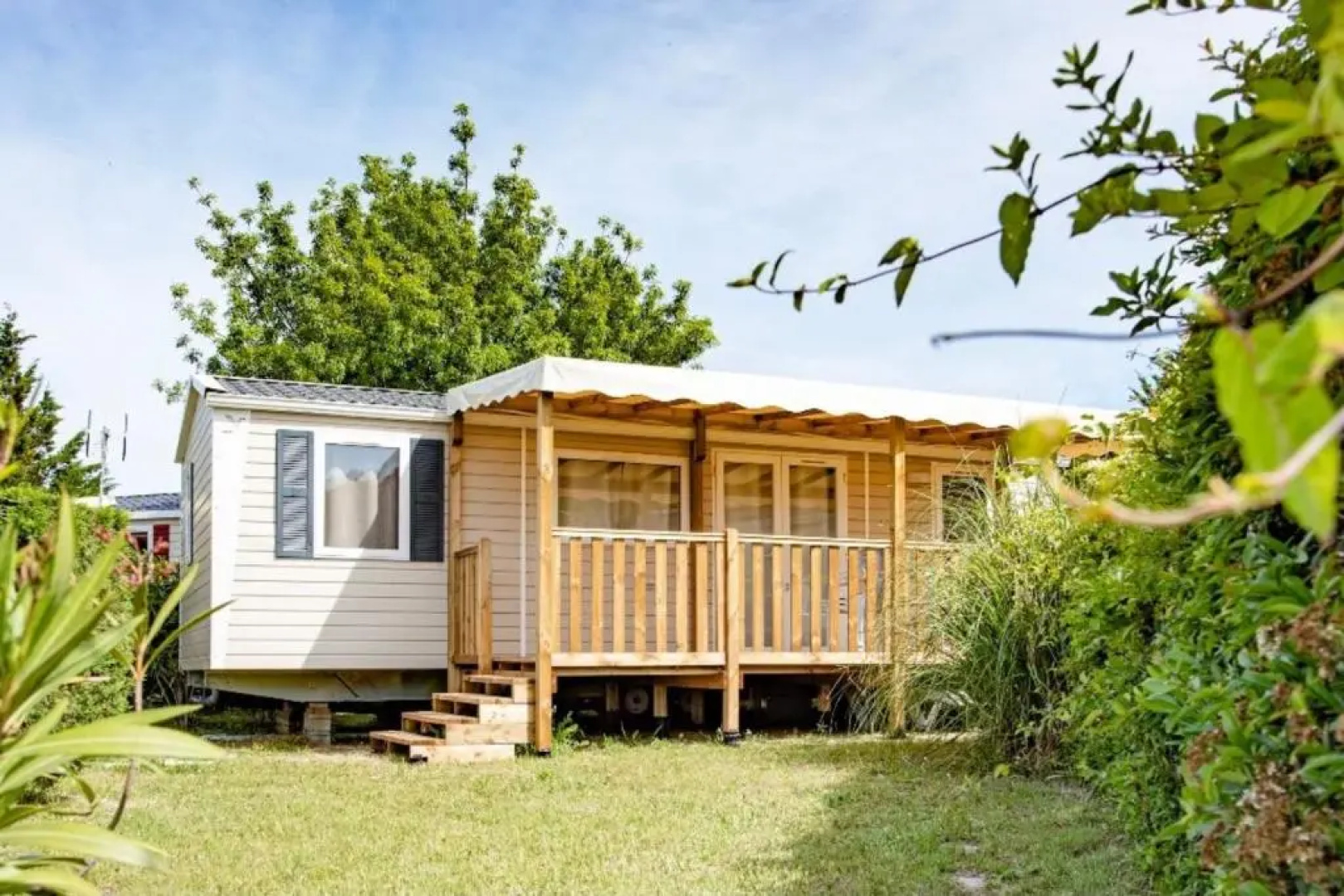 Mobile Home OuiReves 513 facing the Mediterranean