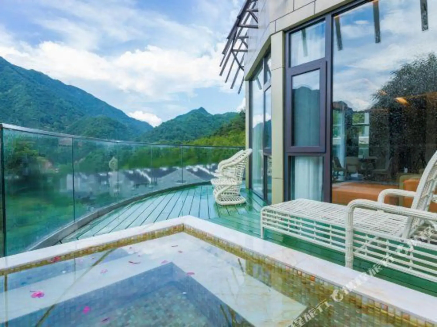 Dream Hot Spring Hotel