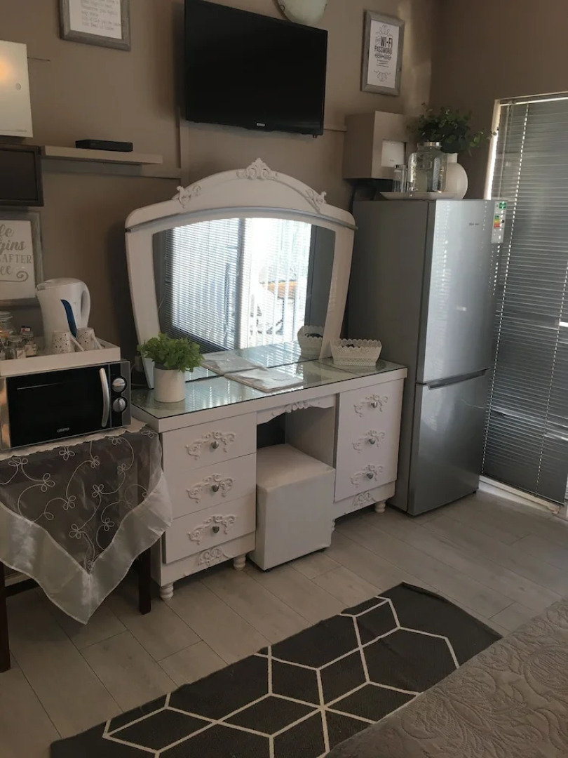 The Vintage Crane Guesthouse