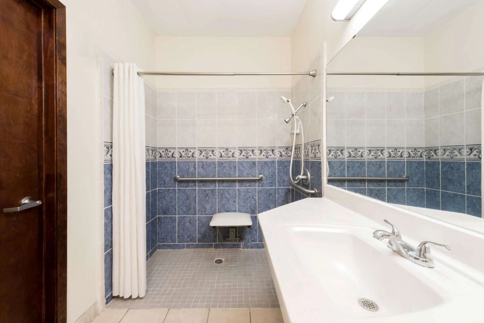 Super 8 by Wyndham Weslaco