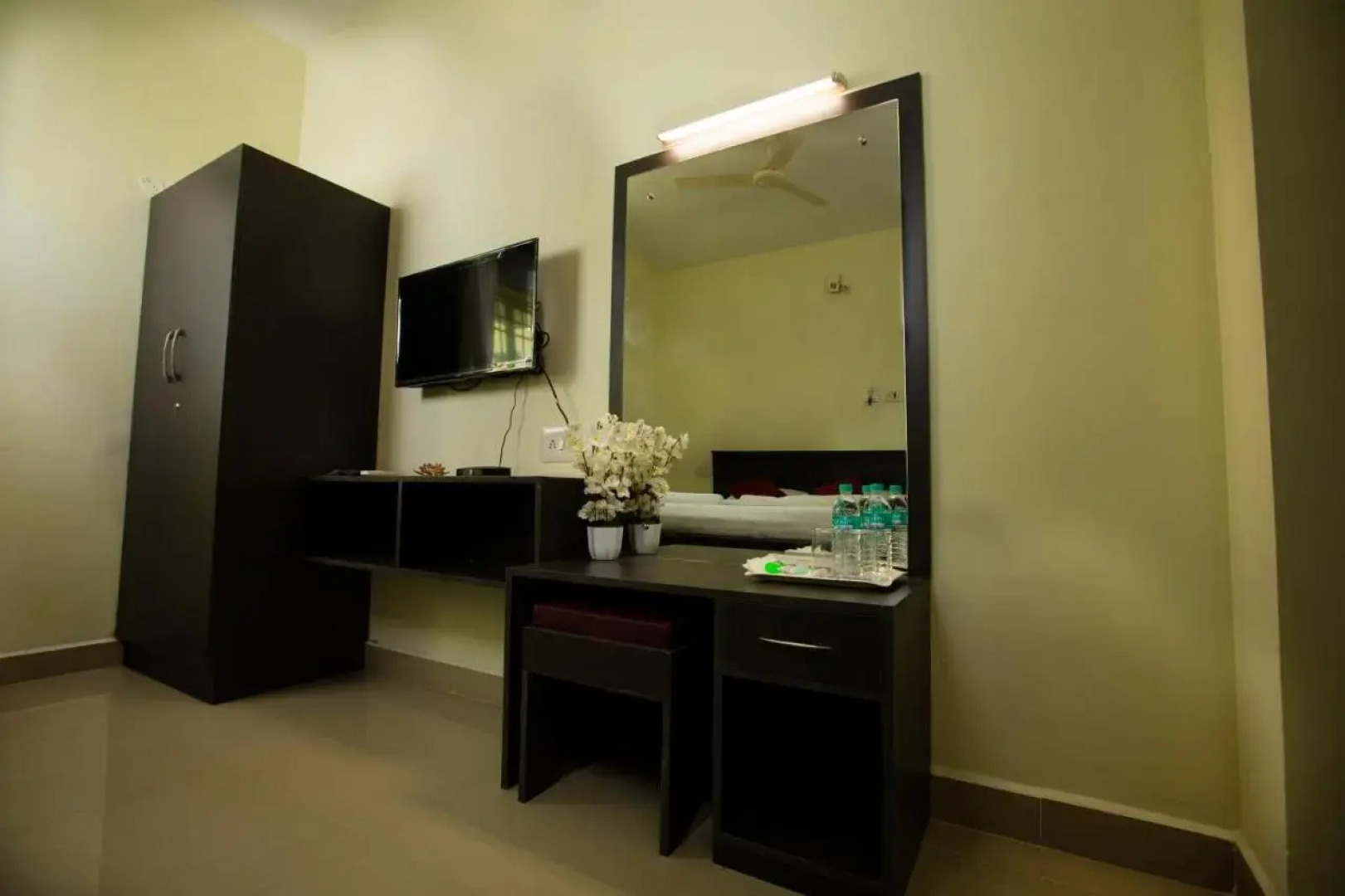 Srichand Business Class Rooms