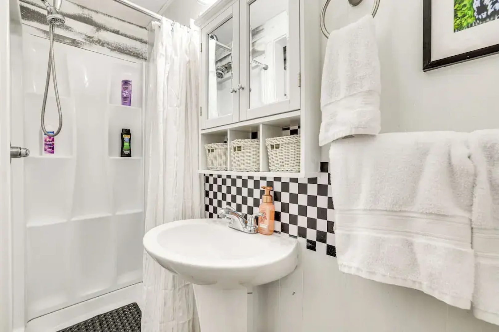 Artsy Cottage In Scotrun W/ Studio Space & Hot Tub