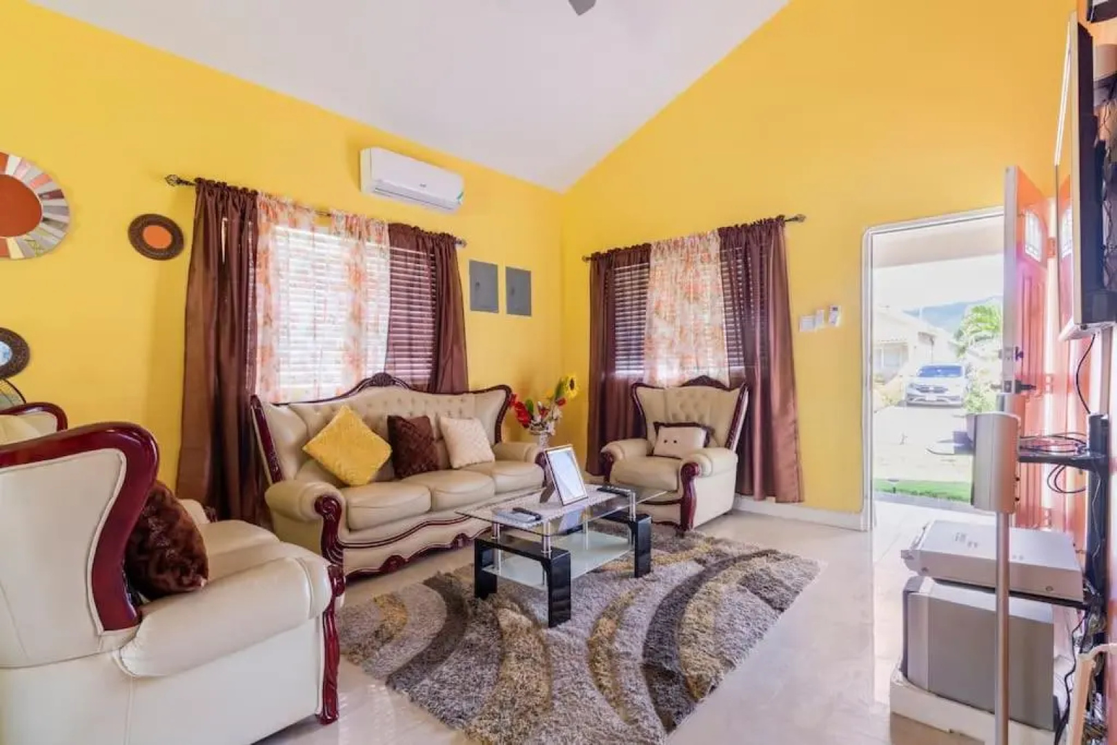 Cayman’s Luxury Estate VacayStay