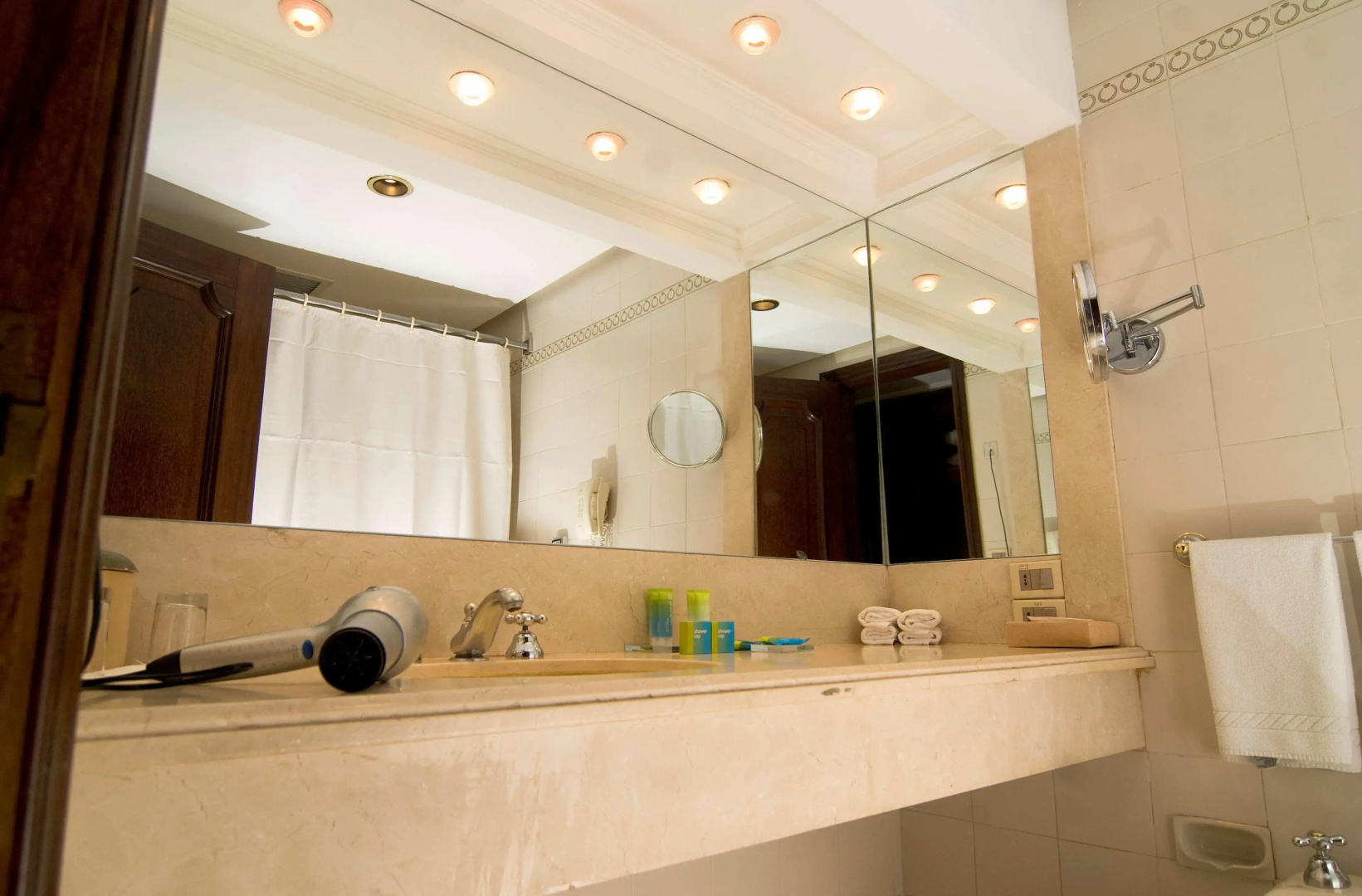 Radisson Montevideo Victoria Plaza Hotel