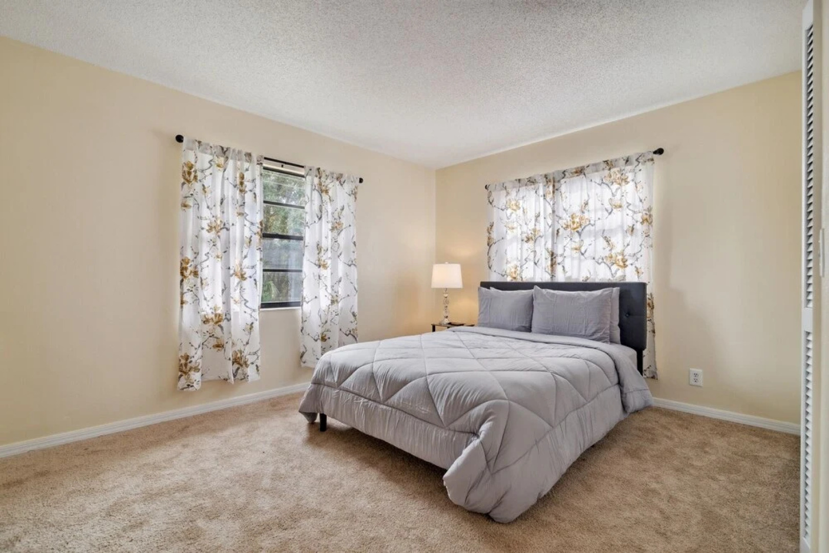 Charming Cottage Escape 3 Bedroom Home by RedAwning