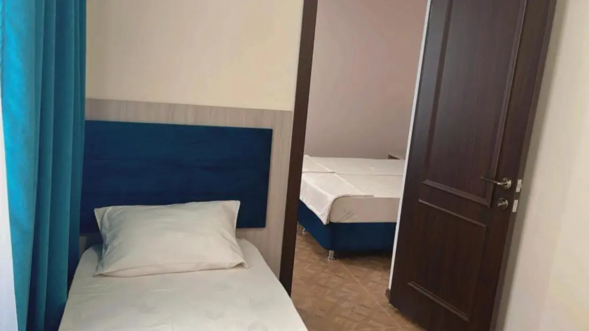 Guest House on Druzhby 1