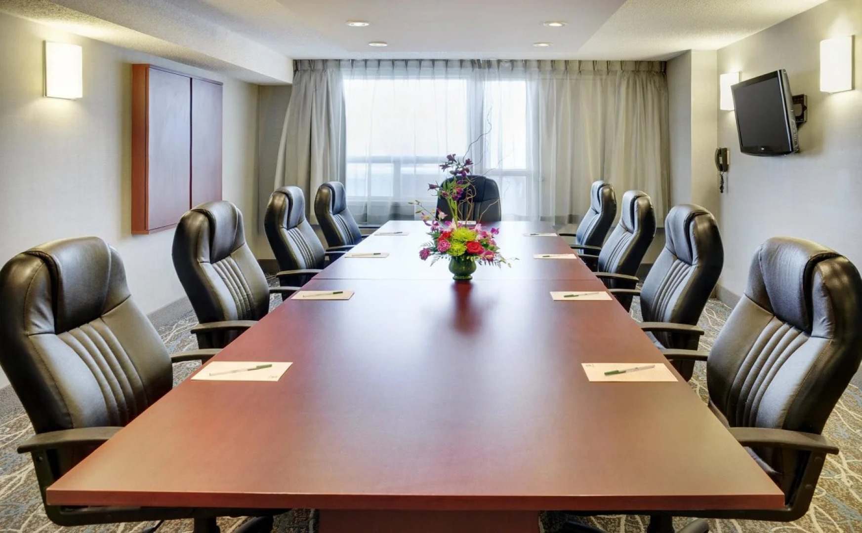 Holiday Inn Hotel & Suites London by IHG