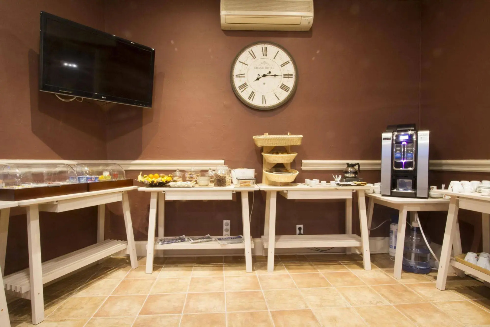 Brit Hotel Roanne - Le Grand Hotel