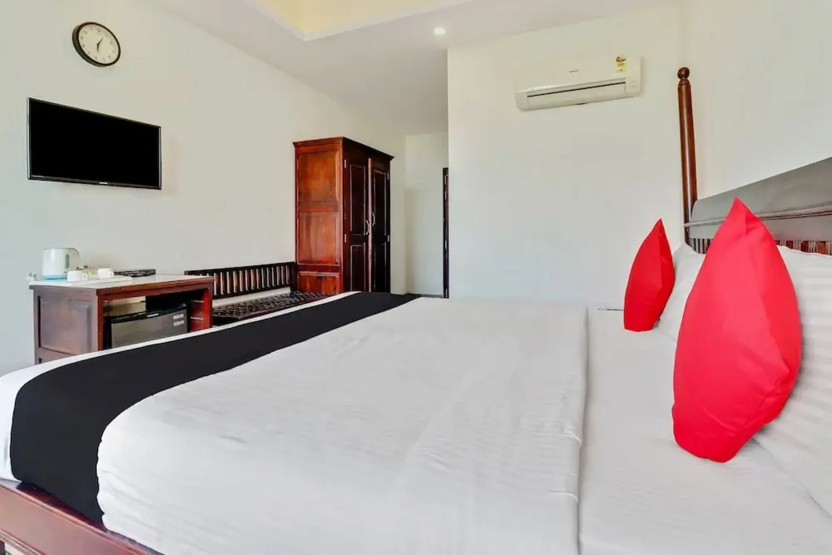 Capital O 48521 Hotel Bhanwar Singh Palace