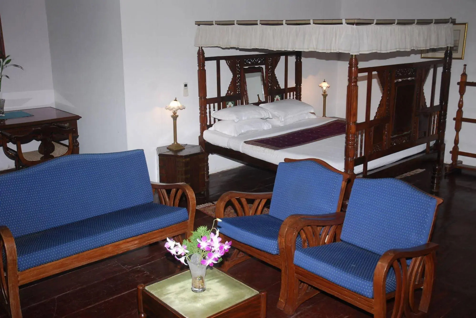 The Old Courtyard Hotel