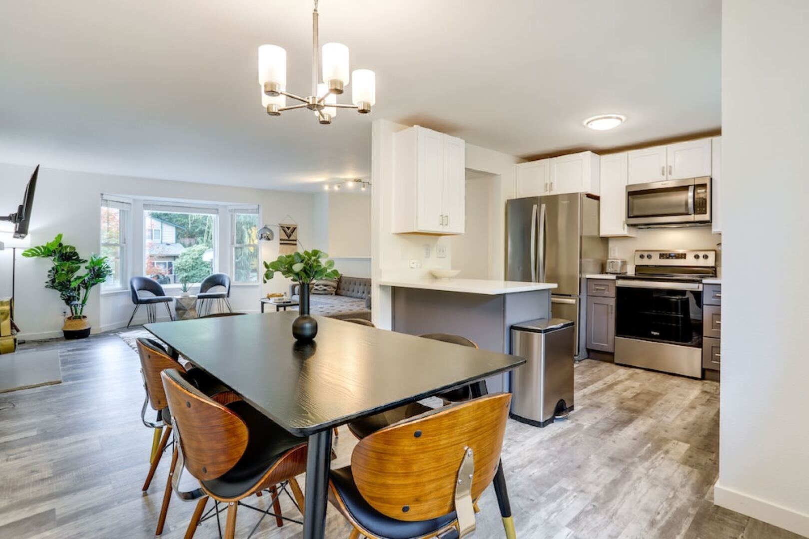 Beautiful Kenmore Retreat Near Marina & Beach!