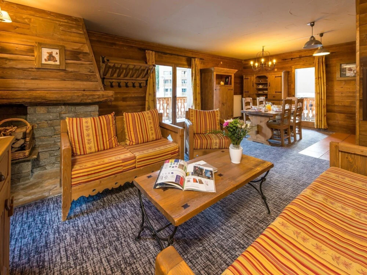 Cozy Rustic Apartment With a Fireplace and Wi-fi in Arc 2000