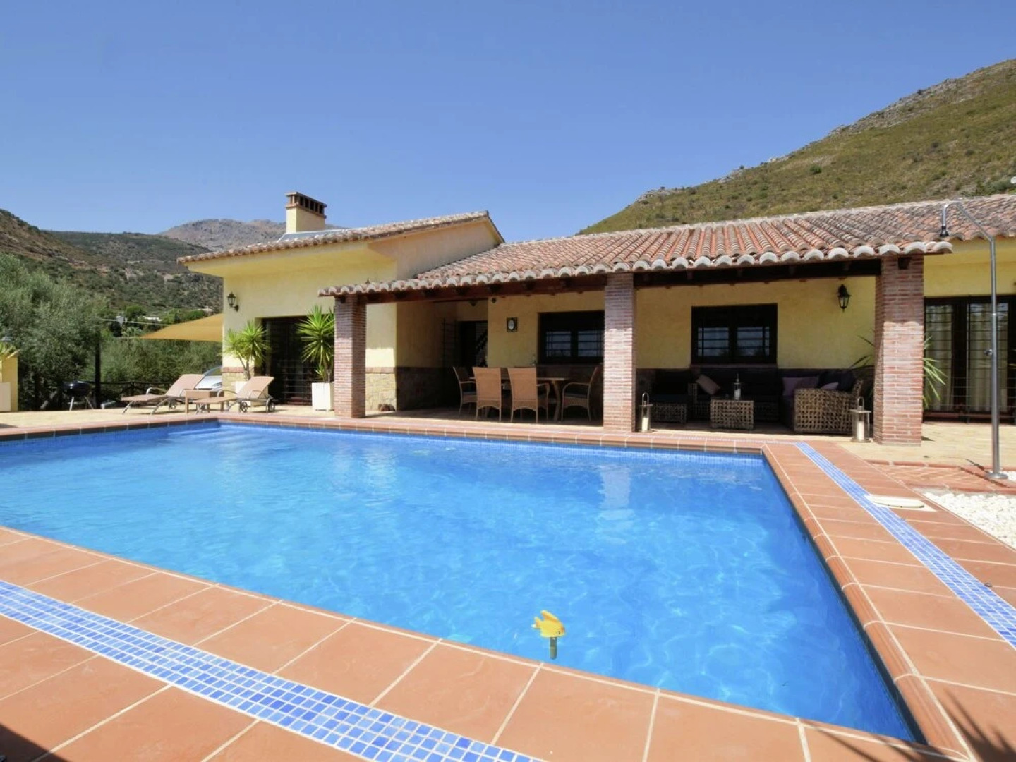 Luxurious Villa With Private Pool, Easily Accessible, in Spectacular Scenery