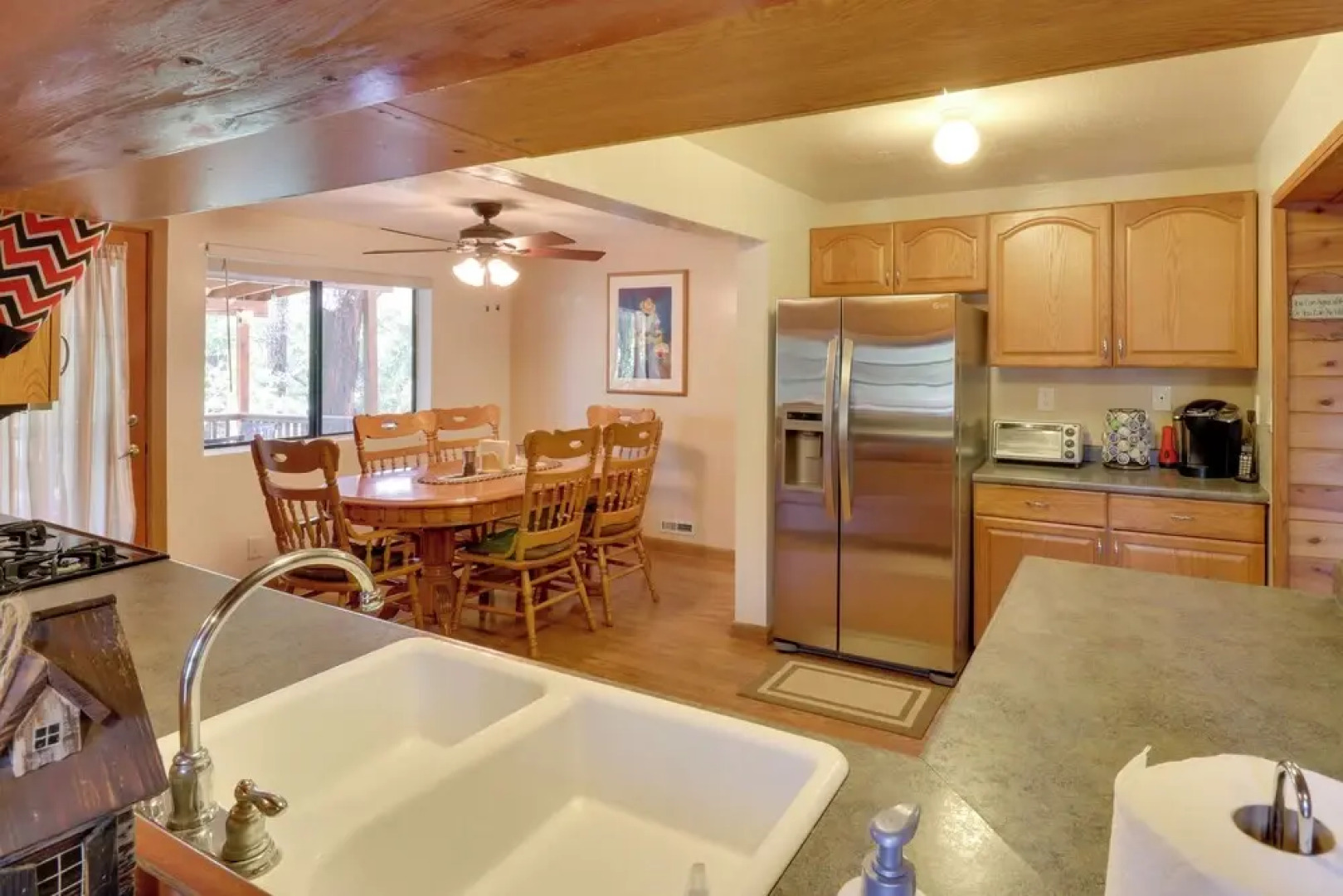 A-frame Pinetop Cabin < 6 Mi to Rainbow Lake!