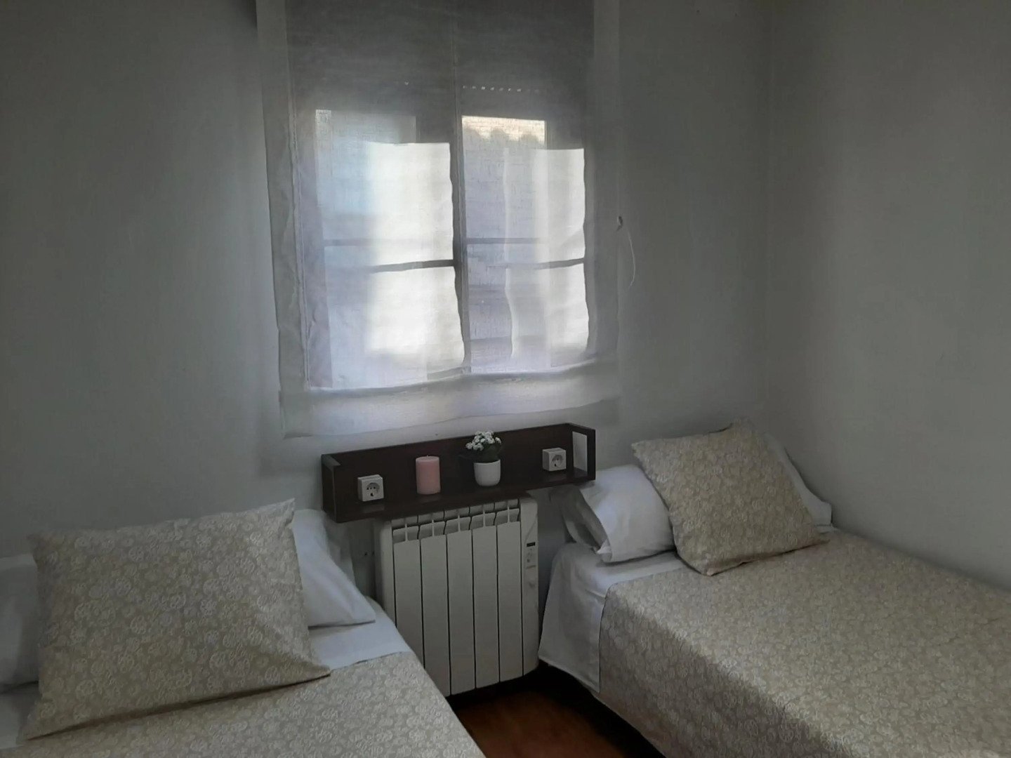 Casa con patio y chimenea en Piedralaves