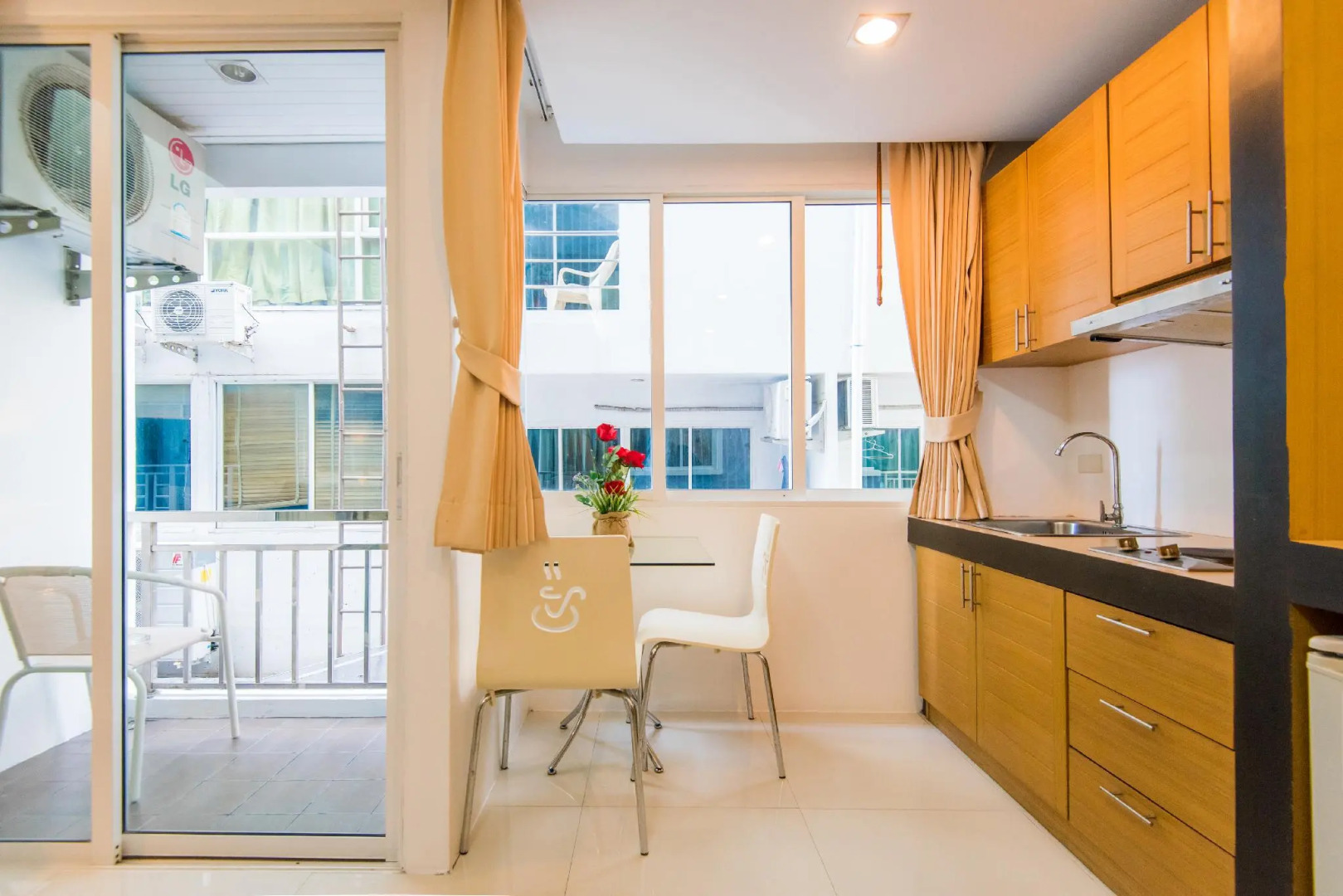 Hallo Patong Hotel & Restaurant