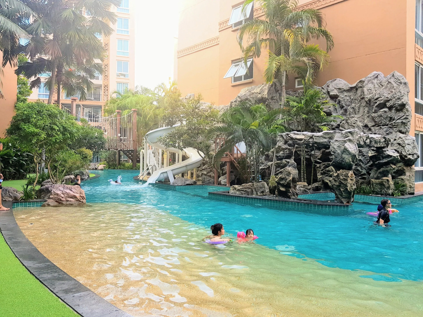 Atlantis Condo Resort by GPS