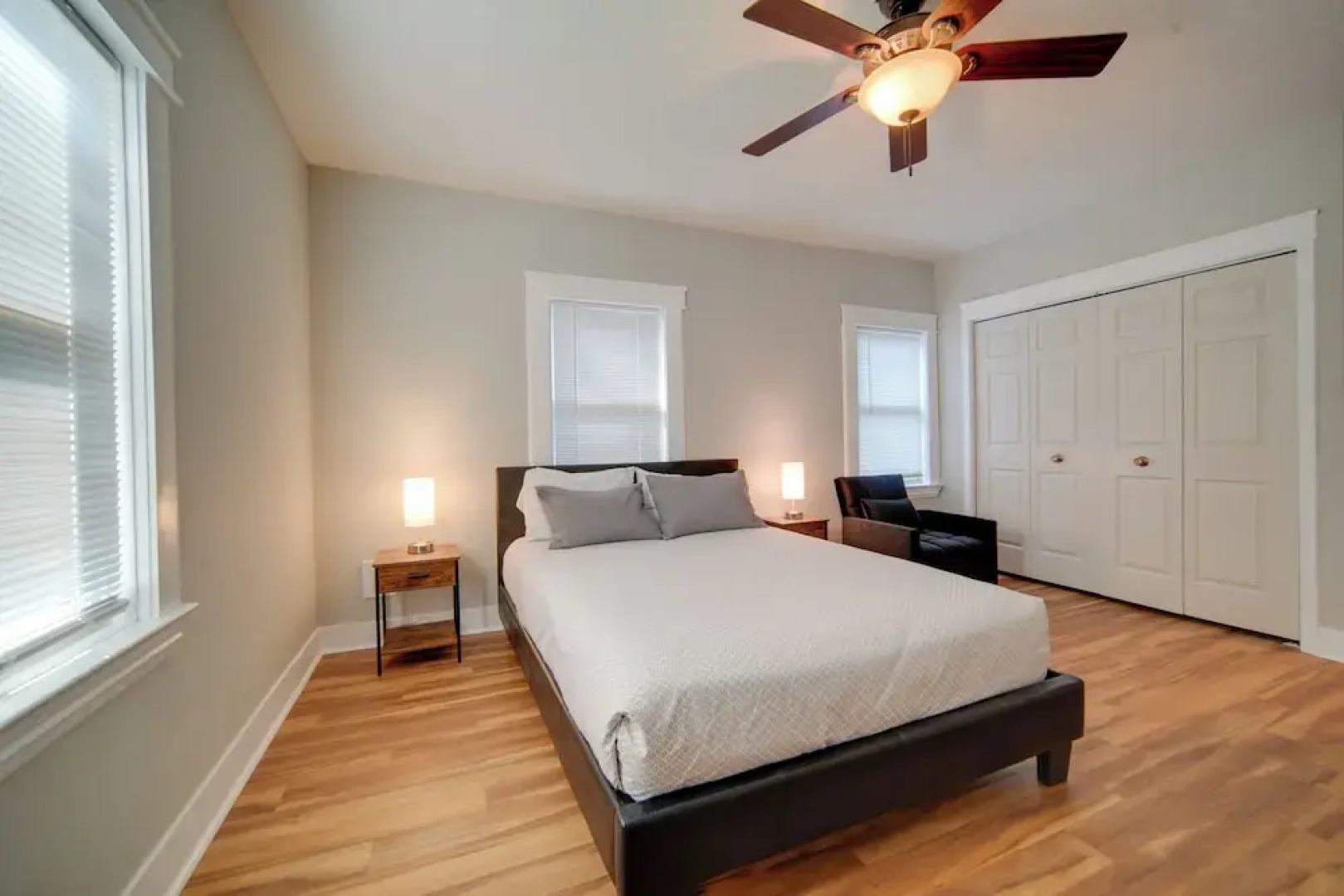 3 Mi to Dtwn: Walkable Apt in Cleveland!