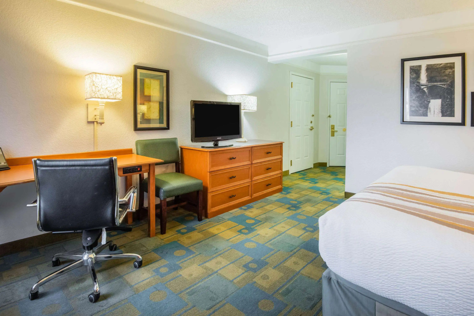 La Quinta Inn & Suites by Wyndham Colorado Springs South AP