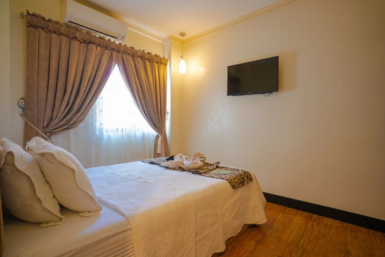 West Loch Park Hotel Vigan