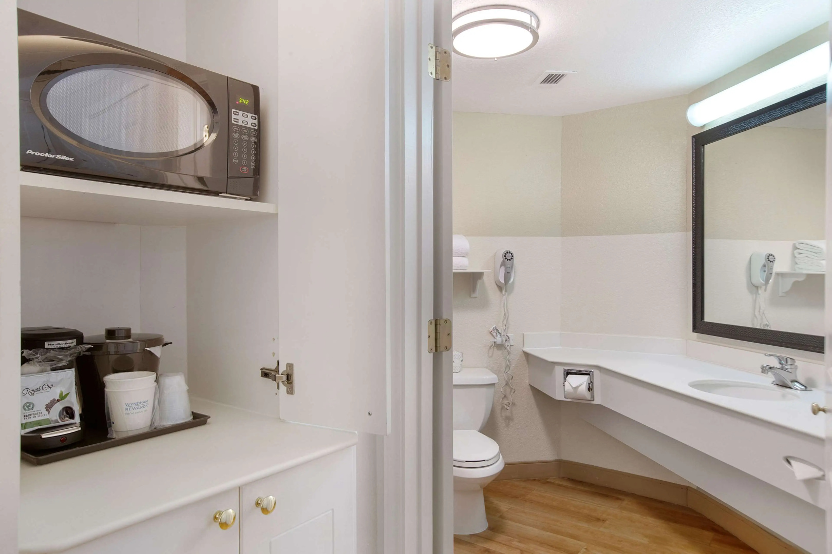 La Quinta Inn & Suites by Wyndham Ft. Lauderdale Airport