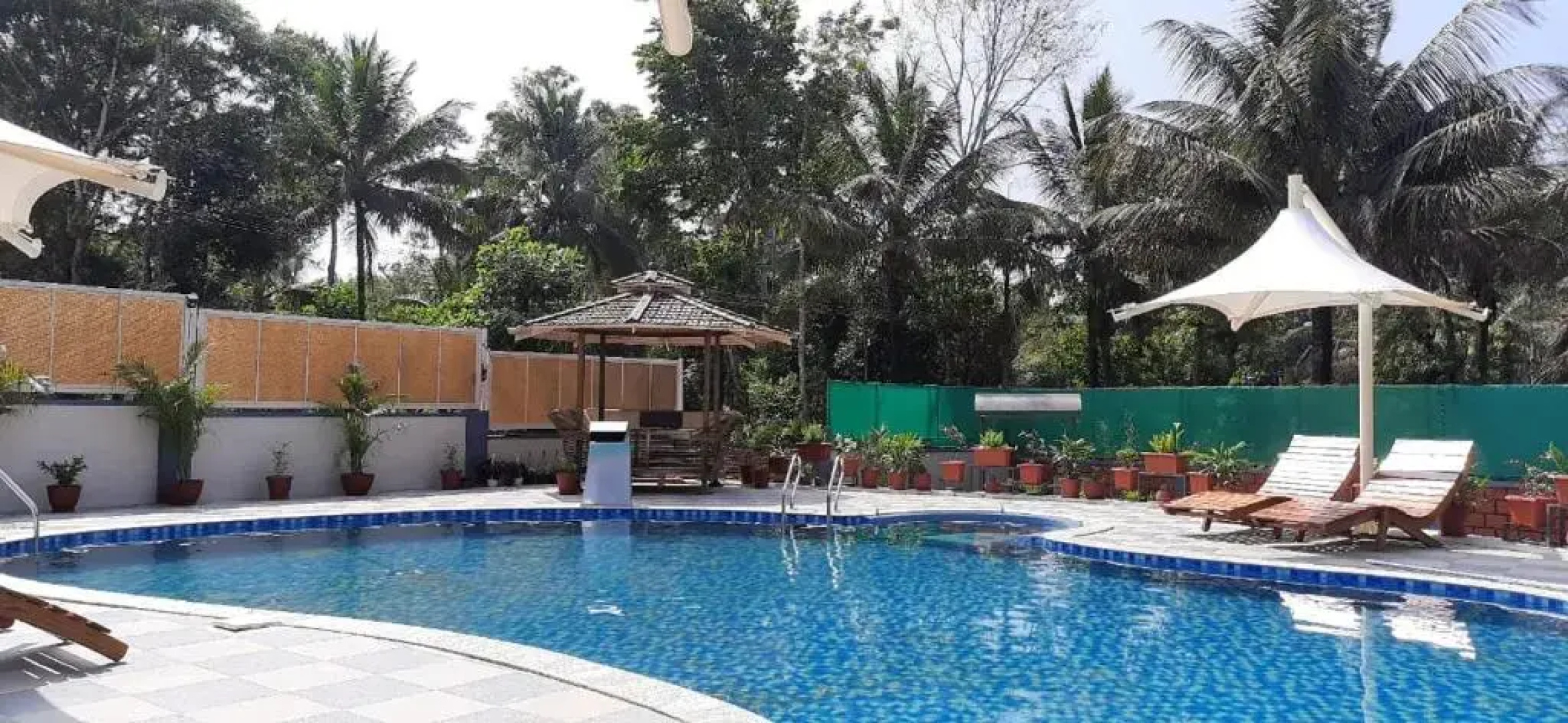 Srinikethana Home Stay with Swimming Pool