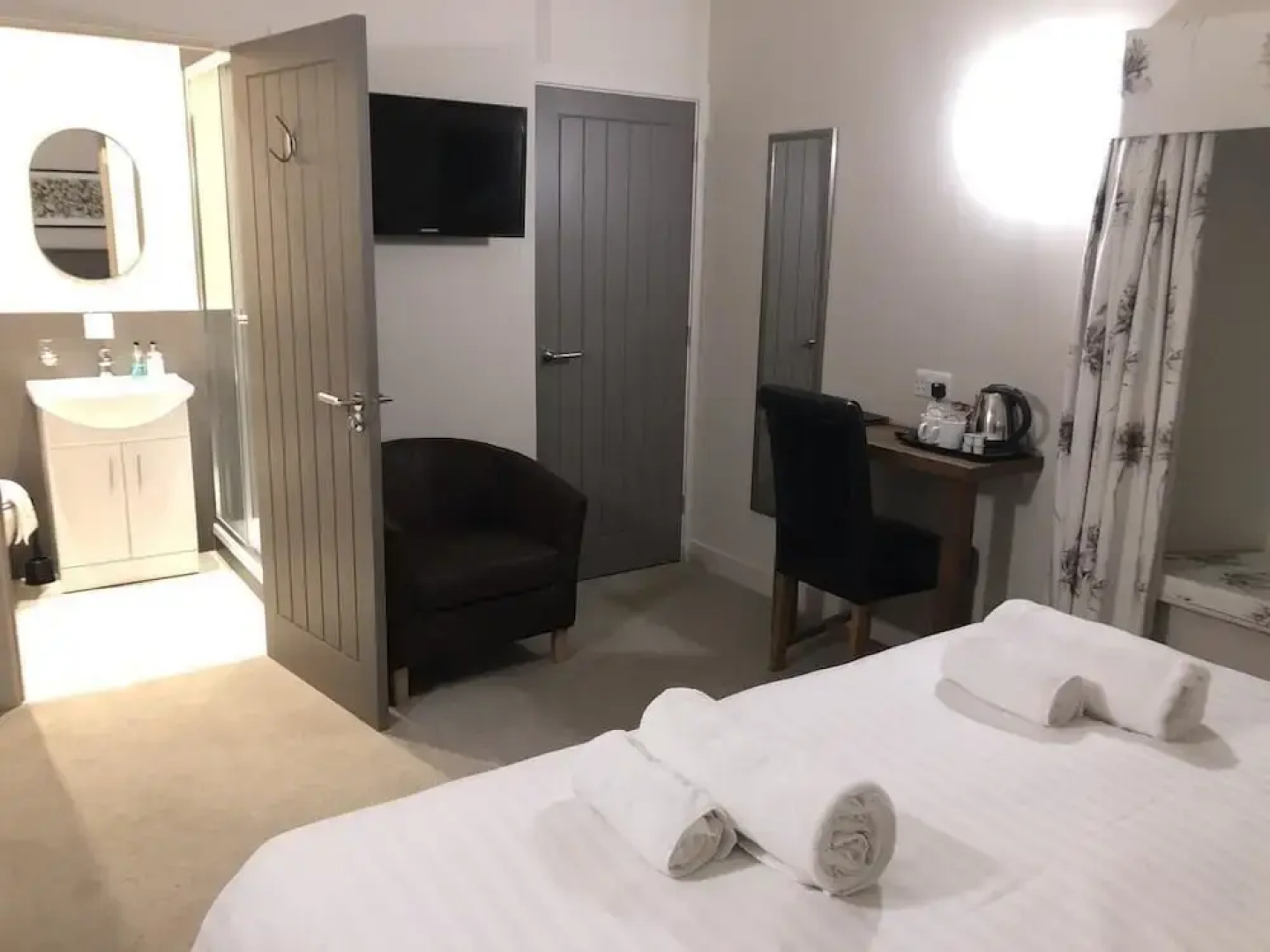 The Red Well Country Inn