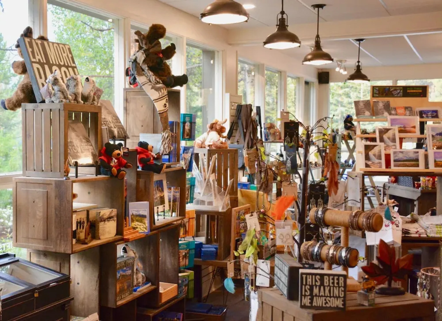 Johnston Canyon Lodge and Bungalows