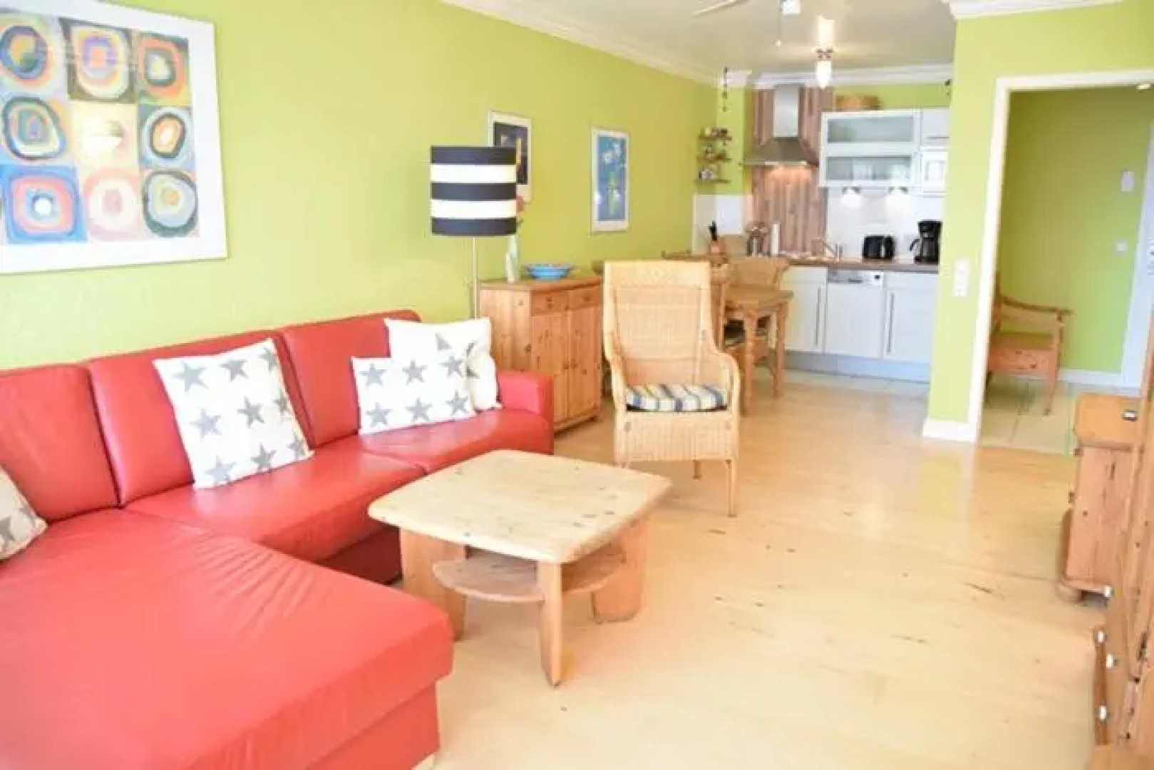 Geräumiges 2-Zimmer-Appartement in der 3. Etage des Hauses.