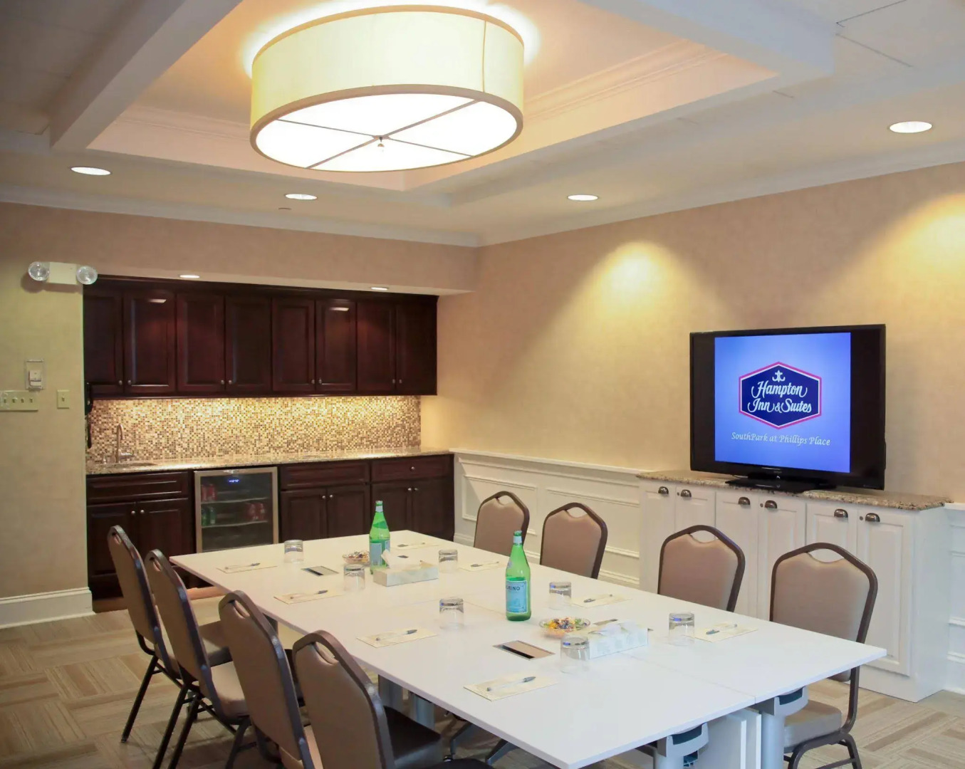 Hampton Inn & Suites Charlotte/South Park at Phillips Place