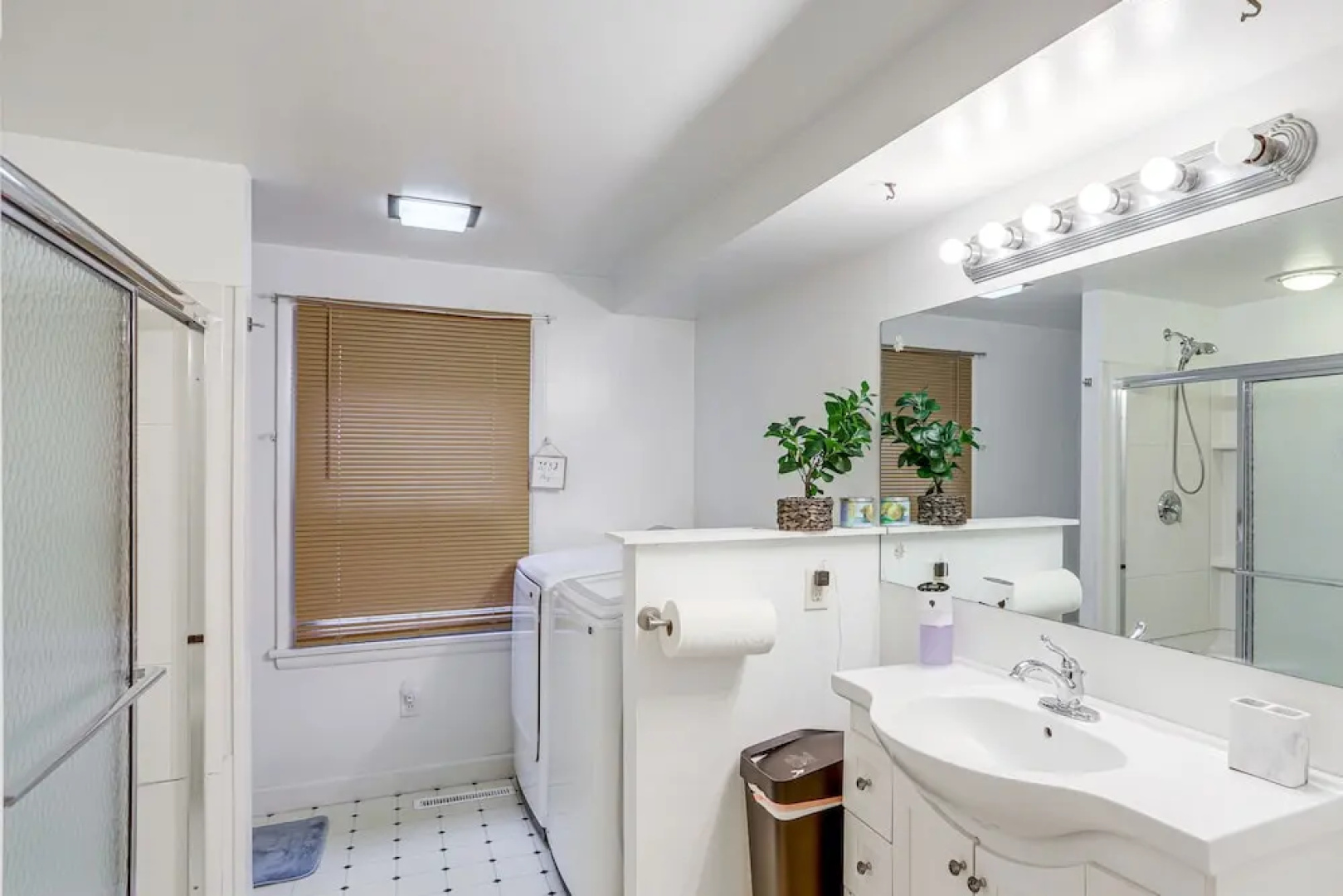 Central & Private Milan Home ~ 10 Mi to Sandusky!